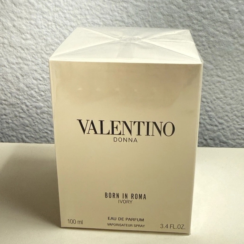 Valentino Donna Born in Roma Ivory Spray 3.4 oz (100ml)